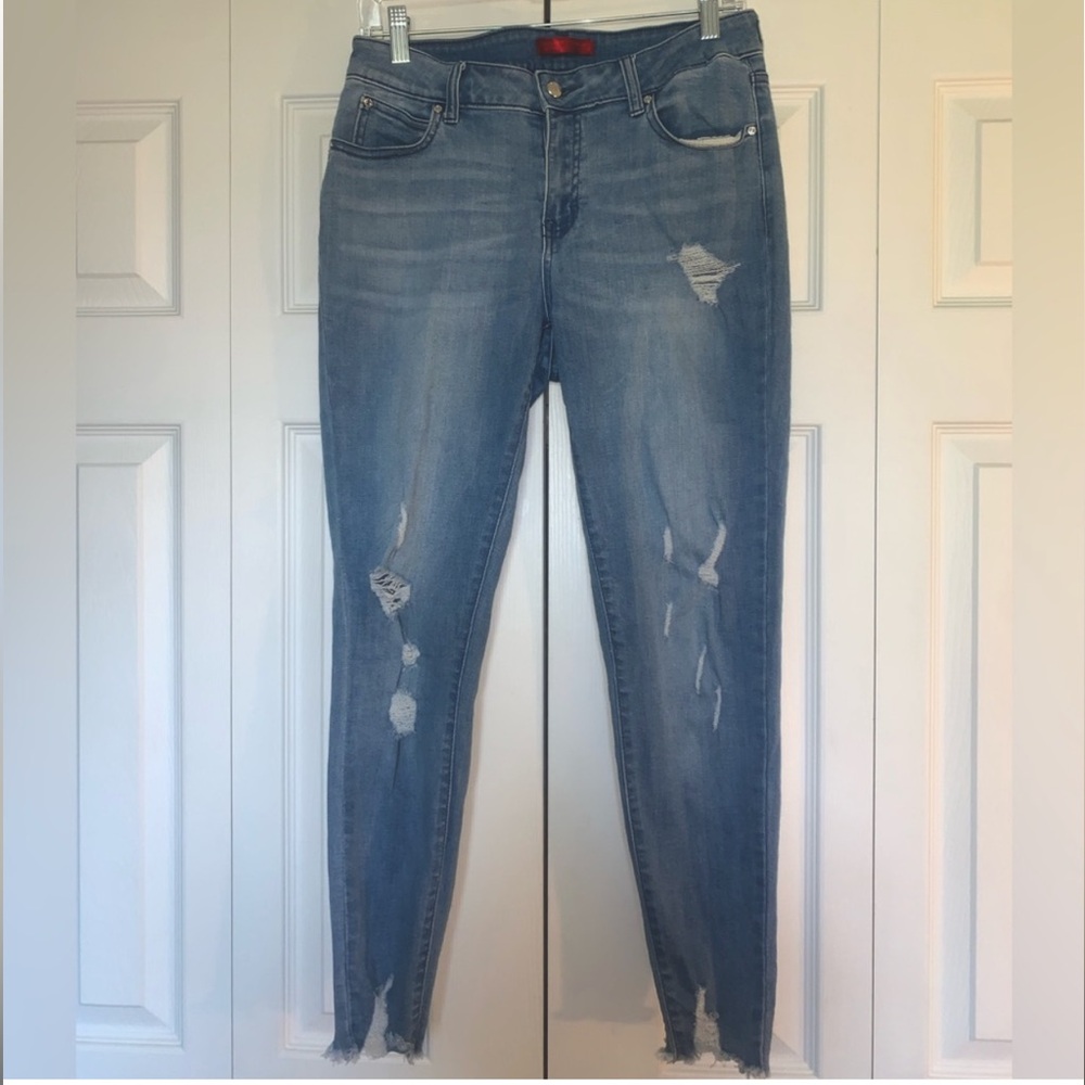 Jennifer Lopez Ankle Ripped Jeans